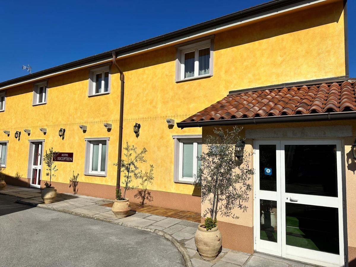 Hotel Grahor Depandance Sezana Exterior photo